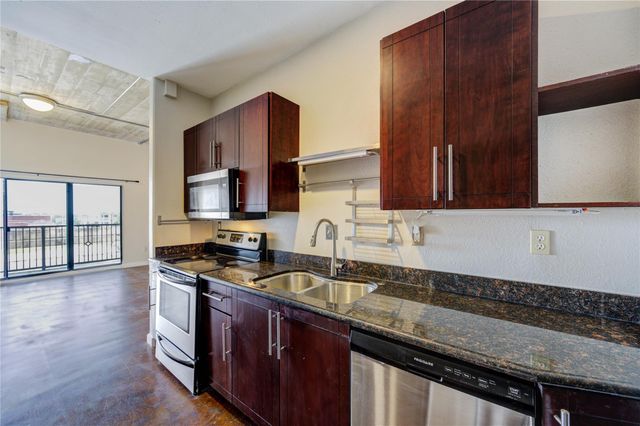 2205 Mckinney Street 510, Houston, TX 77003