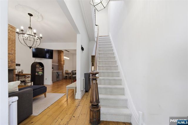 22 Laidlaw Avenue, Jersey City, NJ 07306