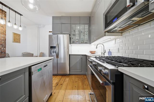 22 Laidlaw Avenue, Jersey City, NJ 07306