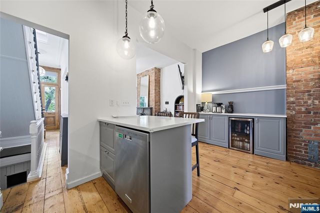 22 Laidlaw Avenue, Jersey City, NJ 07306