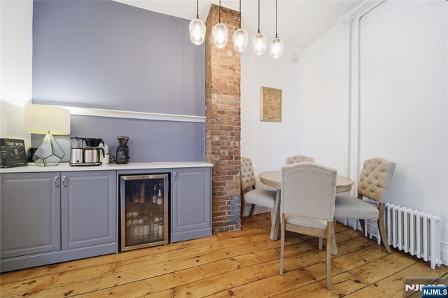 22 Laidlaw Avenue, Jersey City, NJ 07306