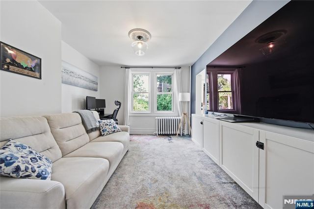 22 Laidlaw Avenue, Jersey City, NJ 07306