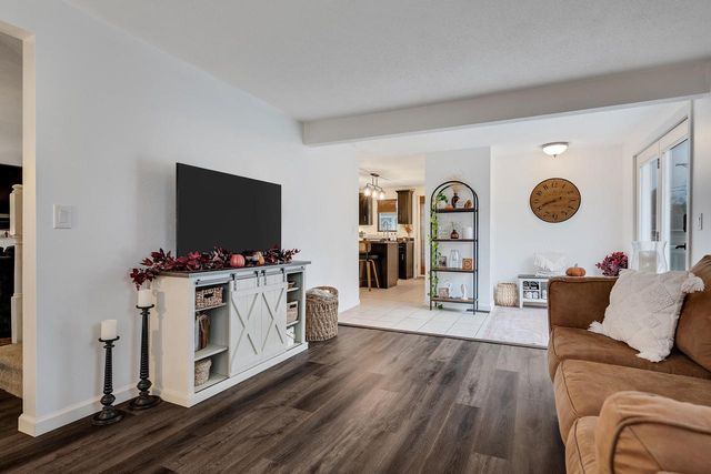 2011 Strong AVENUE, La Crosse, WI 54601