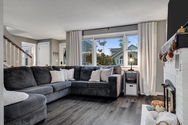 2011 Strong AVENUE, La Crosse, WI 54601