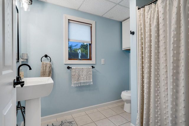 2011 Strong AVENUE, La Crosse, WI 54601