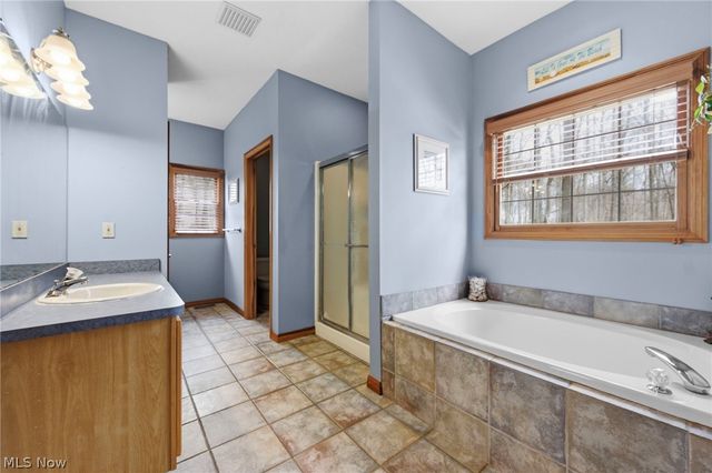 7500 Deerpath Trail, Seville, OH 44273