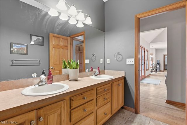 7500 Deerpath Trail, Seville, OH 44273