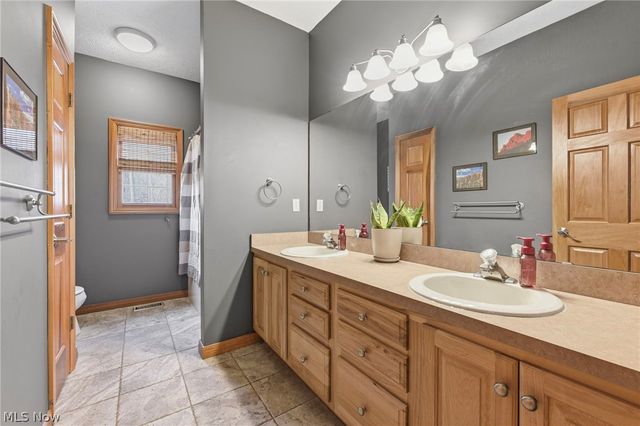 7500 Deerpath Trail, Seville, OH 44273