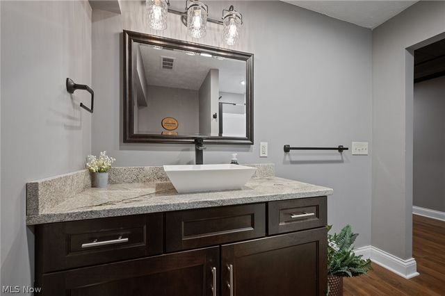 7500 Deerpath Trail, Seville, OH 44273