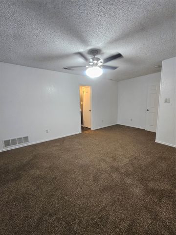 2066 Embassy Way, Carrollton, TX 75006