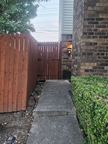 2066 Embassy Way, Carrollton, TX 75006