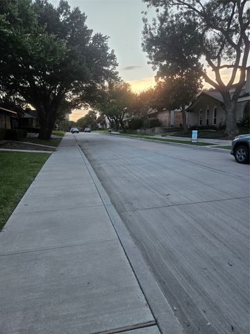 2066 Embassy Way, Carrollton, TX 75006