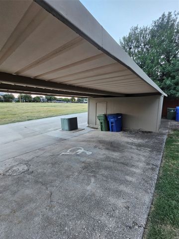 2066 Embassy Way, Carrollton, TX 75006