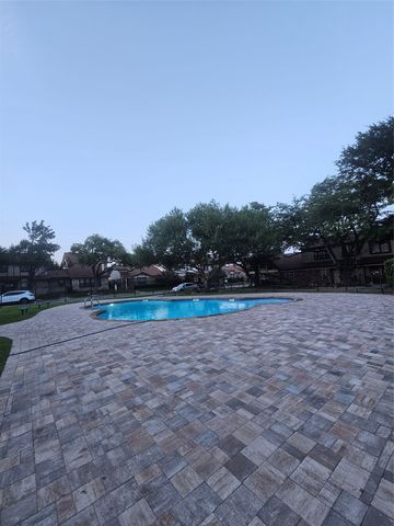 2066 Embassy Way, Carrollton, TX 75006