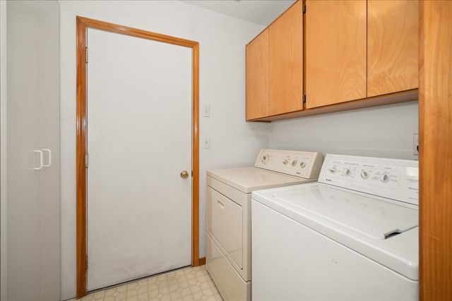 6415 N Royal Crescent Ln, Spokane, WA 99205