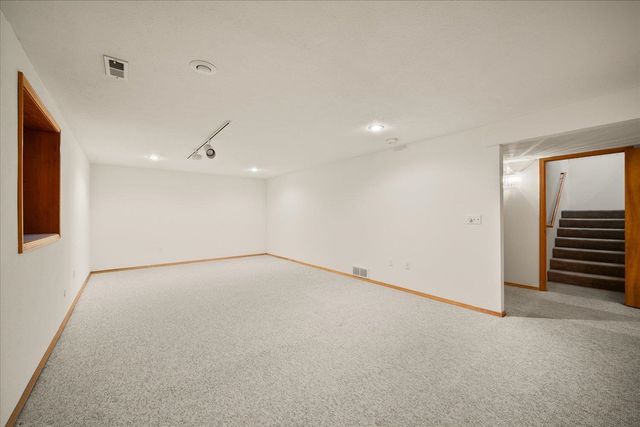 6415 N Royal Crescent Ln, Spokane, WA 99205