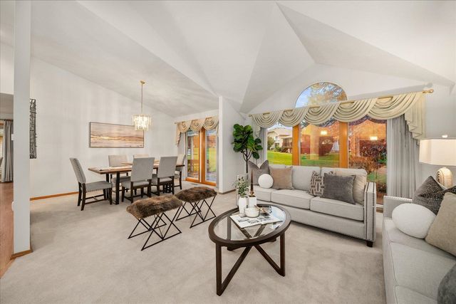 6415 N Royal Crescent Ln, Spokane, WA 99205