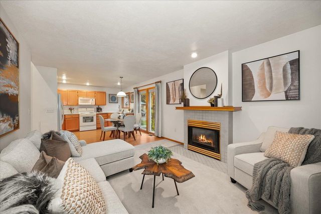 6415 N Royal Crescent Ln, Spokane, WA 99205