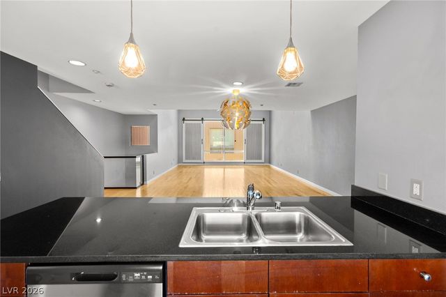 1190 East Carson Avenue, Las Vegas, NV 89101