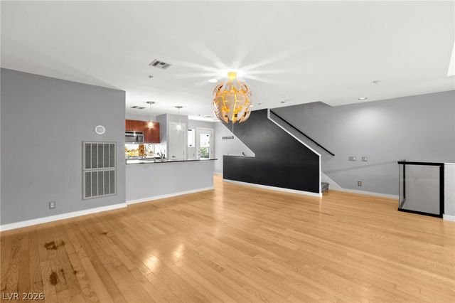 1190 East Carson Avenue, Las Vegas, NV 89101