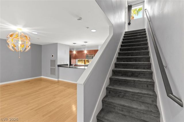 1190 East Carson Avenue, Las Vegas, NV 89101