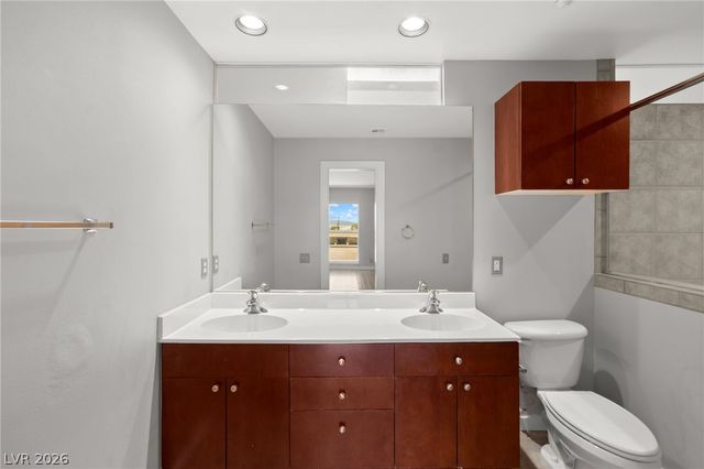 1190 East Carson Avenue, Las Vegas, NV 89101