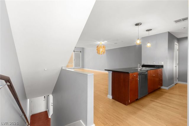 1190 East Carson Avenue, Las Vegas, NV 89101