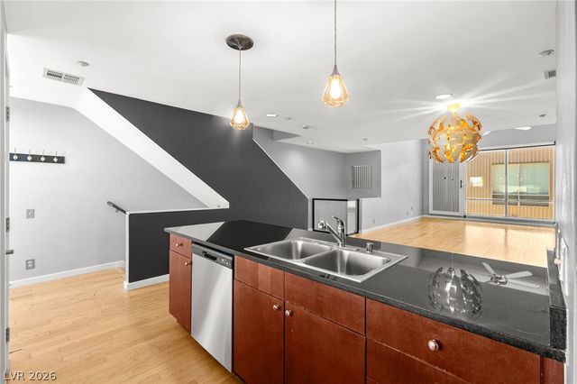 1190 East Carson Avenue, Las Vegas, NV 89101