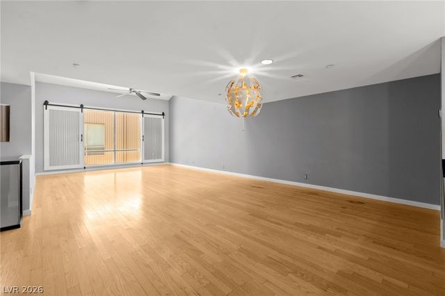 1190 East Carson Avenue, Las Vegas, NV 89101