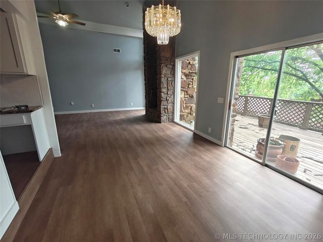 8404 S Toledo Avenue, Tulsa, OK 74137