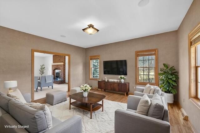W287N6371 Broadwing COURT, Hartland, WI 53029