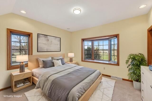 W287N6371 Broadwing COURT, Hartland, WI 53029