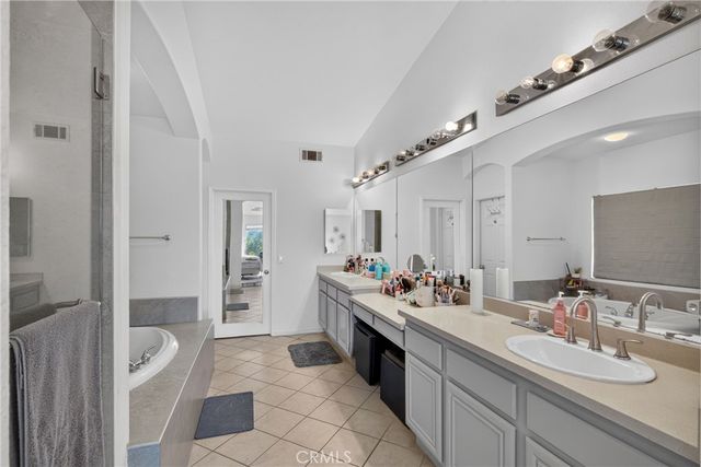 2420 S Vicentia Avenue, Corona, CA 92882