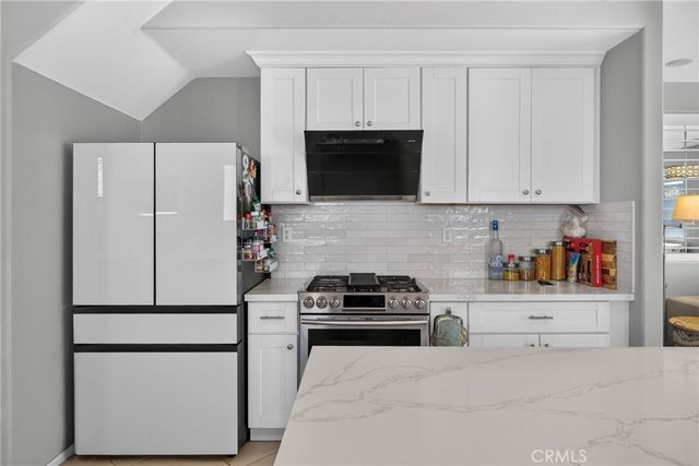 2420 S Vicentia Avenue, Corona, CA 92882