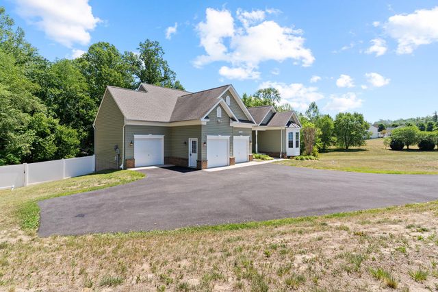 15820 CHALICE VINE CT, Hughesville, MD 20637