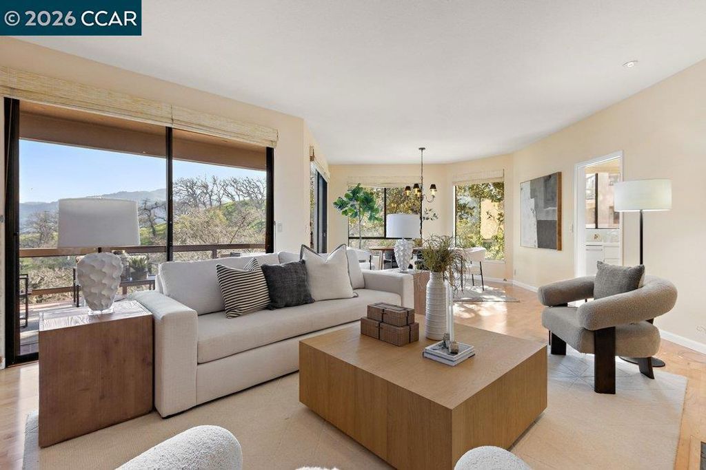 Image 11 of property listing at 1738 Stanley Dollar Dr 4A, Walnut Creek, CA 94595