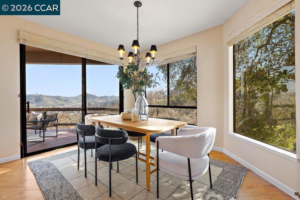 Image 12 of property listing at 1738 Stanley Dollar Dr 4A, Walnut Creek, CA 94595