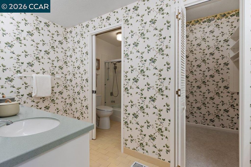 Image 22 of property listing at 1738 Stanley Dollar Dr 4A, Walnut Creek, CA 94595