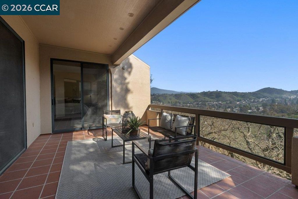 Image 3 of property listing at 1738 Stanley Dollar Dr 4A, Walnut Creek, CA 94595