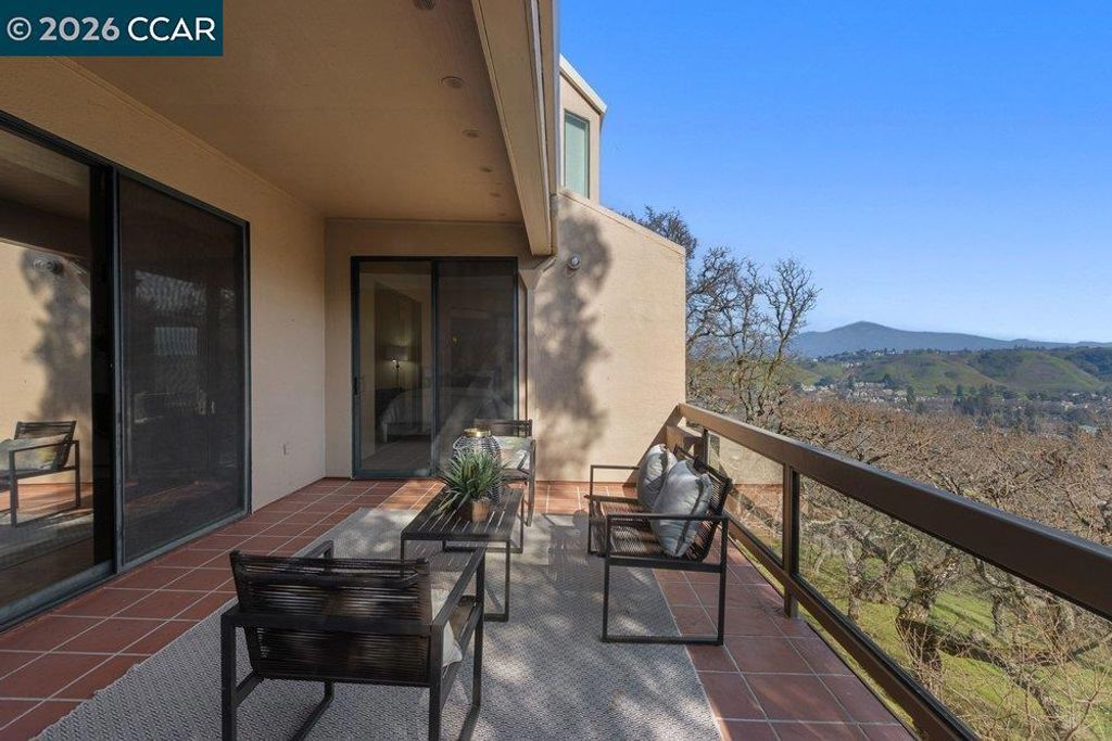 Image 4 of property listing at 1738 Stanley Dollar Dr 4A, Walnut Creek, CA 94595