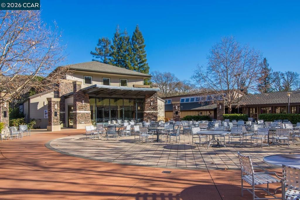 Image 40 of property listing at 1738 Stanley Dollar Dr 4A, Walnut Creek, CA 94595