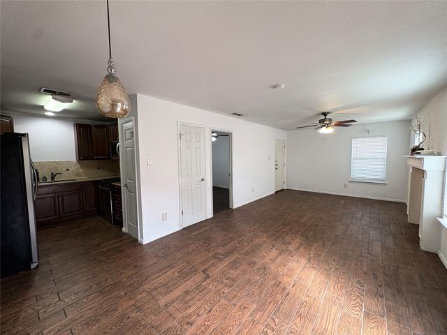 12814 Hymeadow DR A, Austin, TX 78729