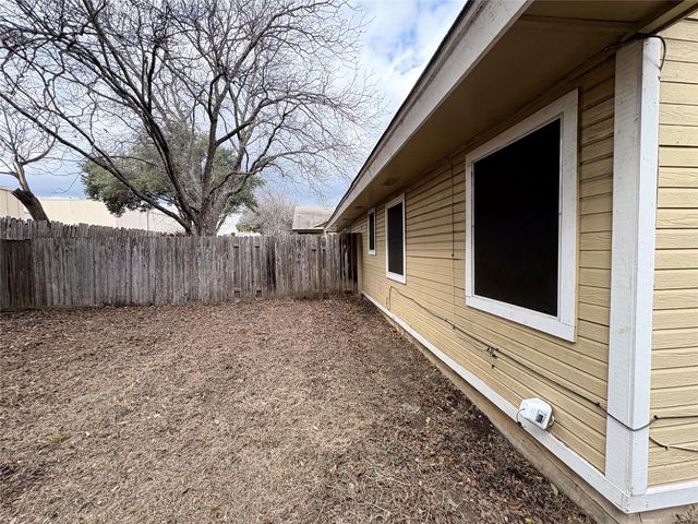 12814 Hymeadow DR A, Austin, TX 78729