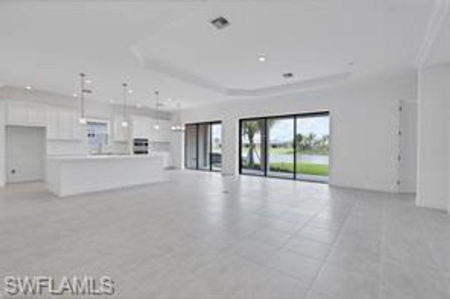 11907 Raggio DR, Fort Myers, FL 33913
