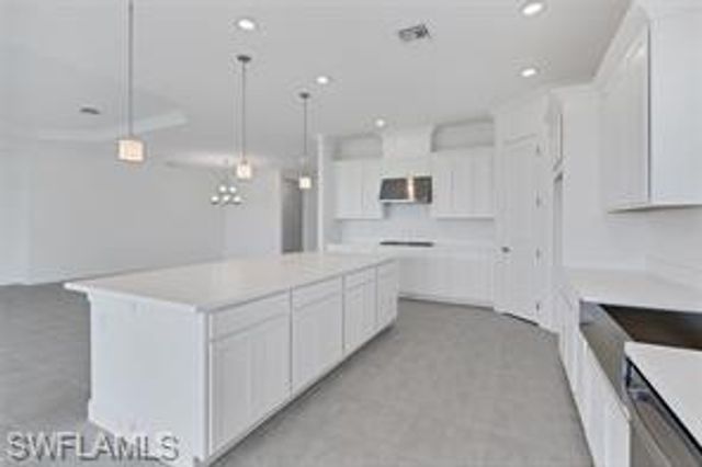 11907 Raggio DR, Fort Myers, FL 33913