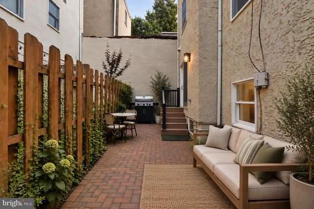 517 KAUFFMAN ST, Philadelphia, PA 19147