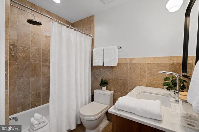 517 KAUFFMAN ST, Philadelphia, PA 19147