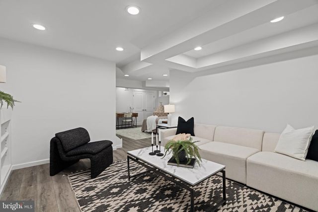 517 KAUFFMAN ST, Philadelphia, PA 19147