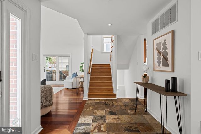 517 KAUFFMAN ST, Philadelphia, PA 19147