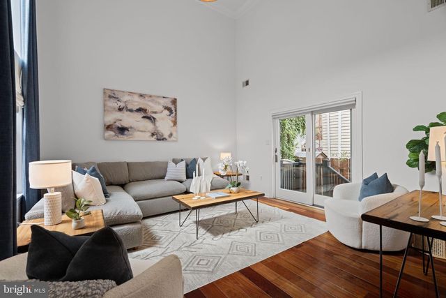 517 KAUFFMAN ST, Philadelphia, PA 19147